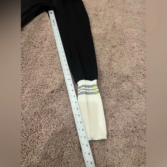 NWT new FREE PEOPLE sock it to me leggings medium black knit sweater bottom - Picture 15 of 17